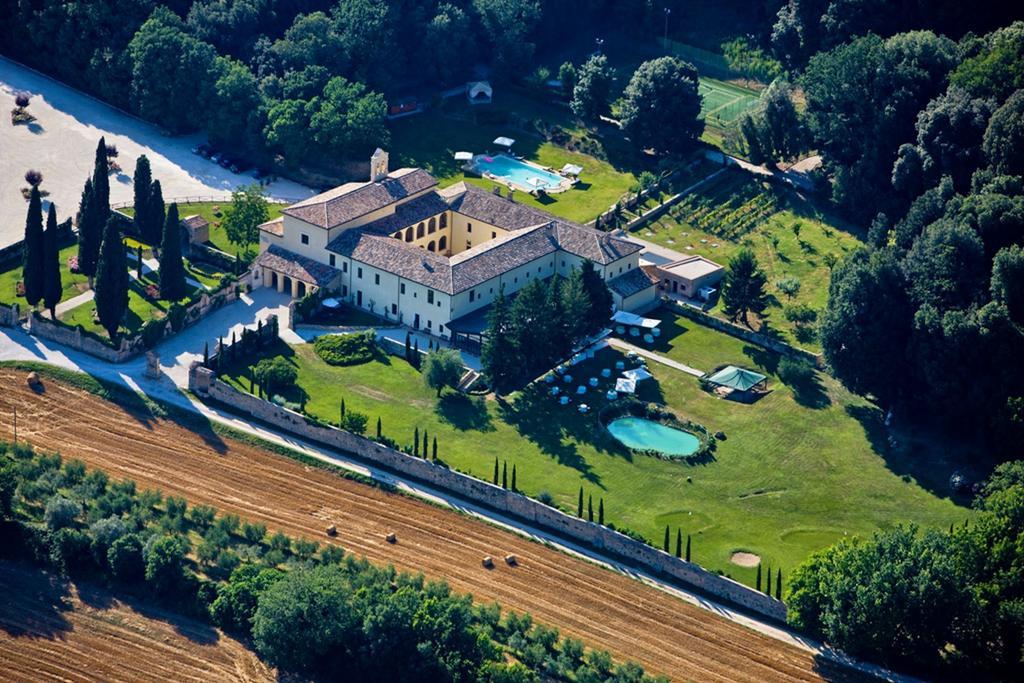 San Pietro Sopra Le Acque Resort & Spa Massa Martana Bagian luar foto